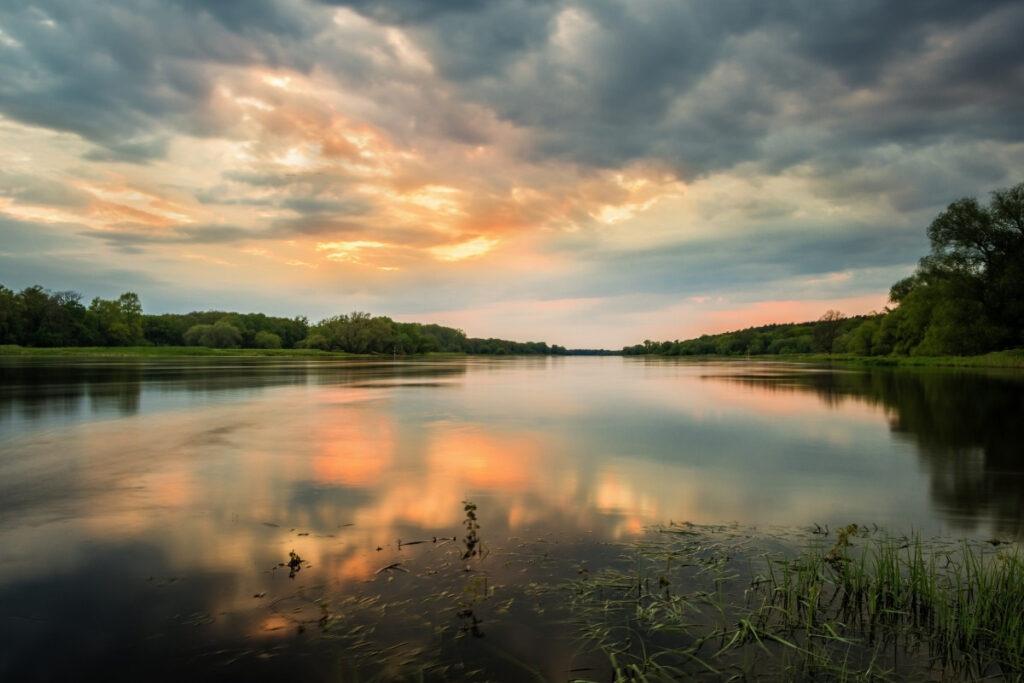 sunset at cu de river