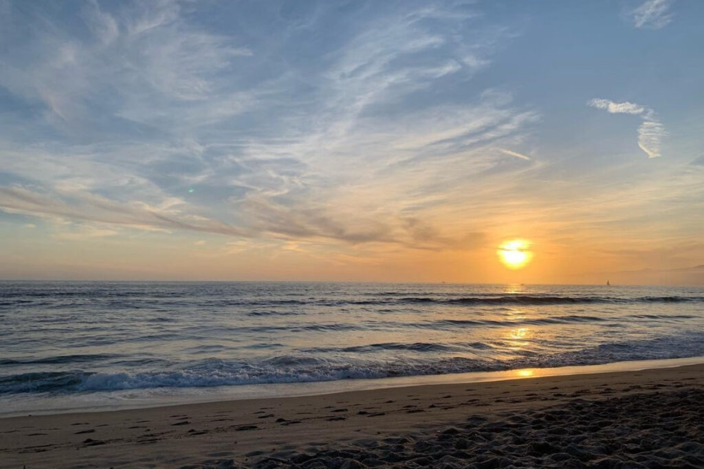 sunrise at my khe beach
