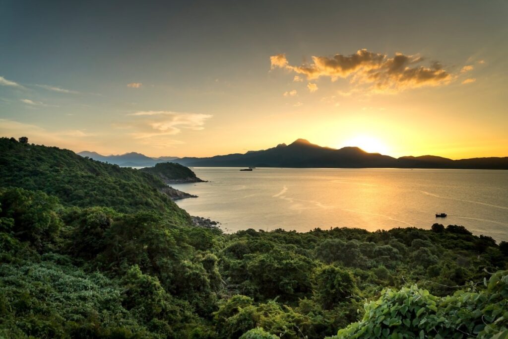 Top 7 Romantic Things To Do In Da Nang For Valentine’s Day: Unforgettable Experiences For Couples Scenic View of Son Tra Peninsula For Couples Who Want To Try Motorbike Rides