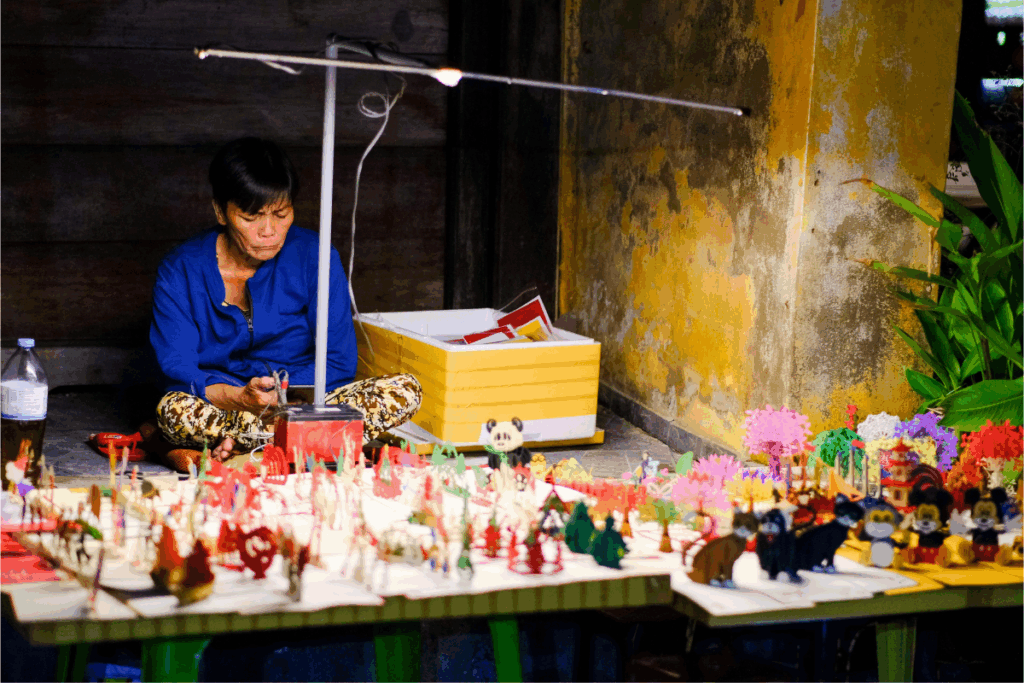 an thuong night market