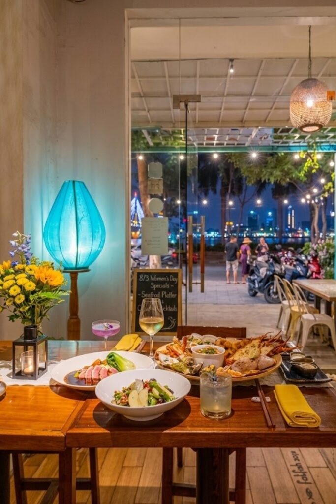 6 Best Restaurants for 8/3 Dinner in Da Nang (Romantic Picks for International Women’s Day 2026) Fatfish Restaurant & Lounge Bar